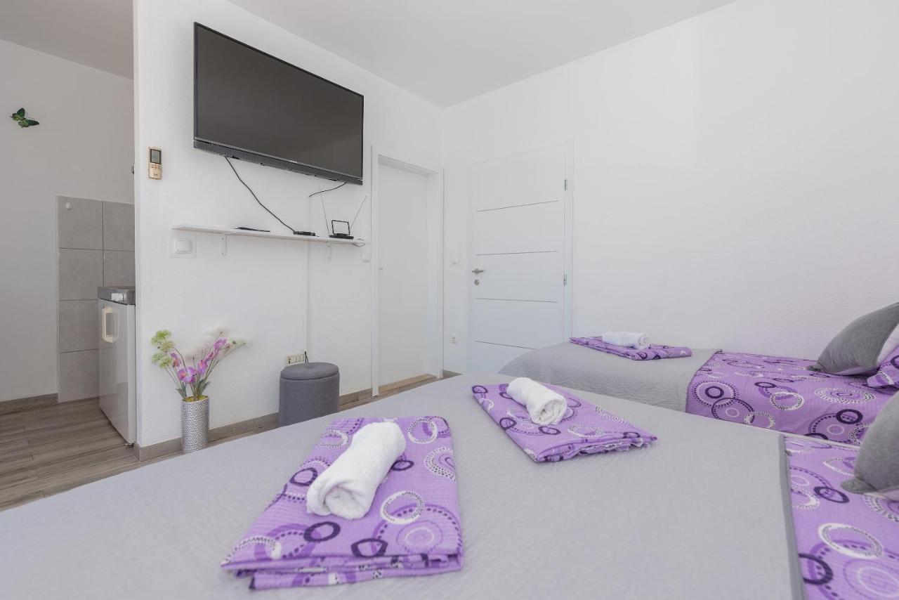 Apartmani Franko Baška Voda Buitenkant foto