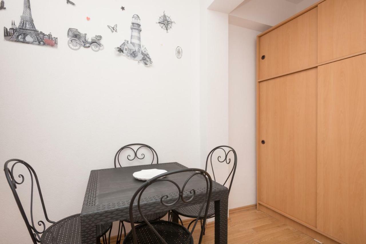 Apartmani Franko Baška Voda Buitenkant foto