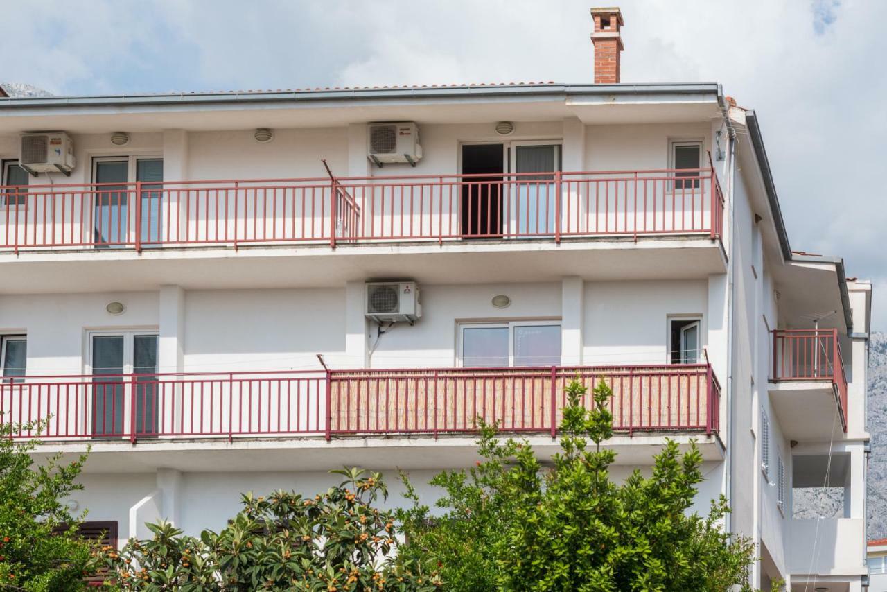 Apartmani Franko Baška Voda Buitenkant foto